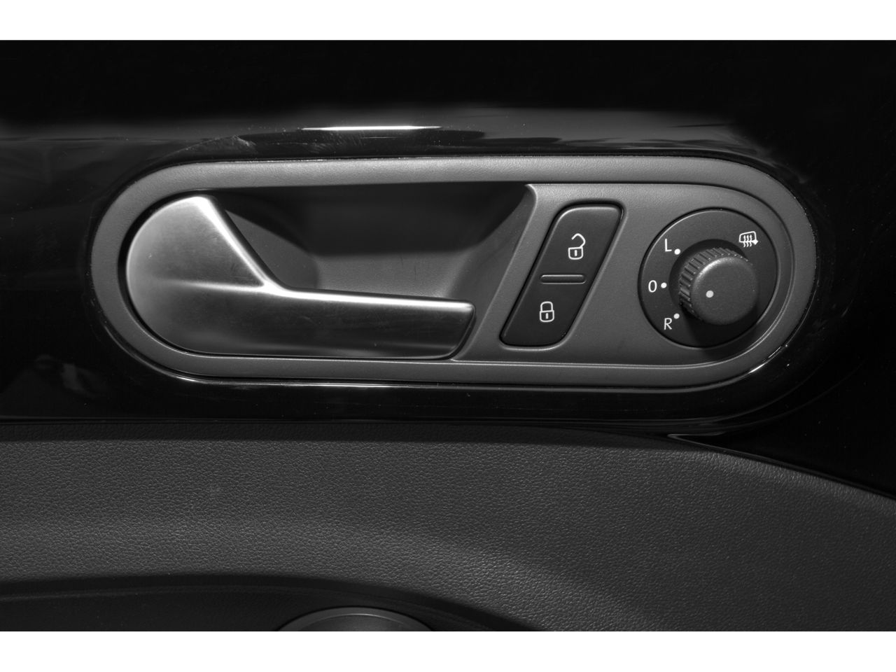2015 Volkswagen Beetle Convertible 1.8T w/Tech