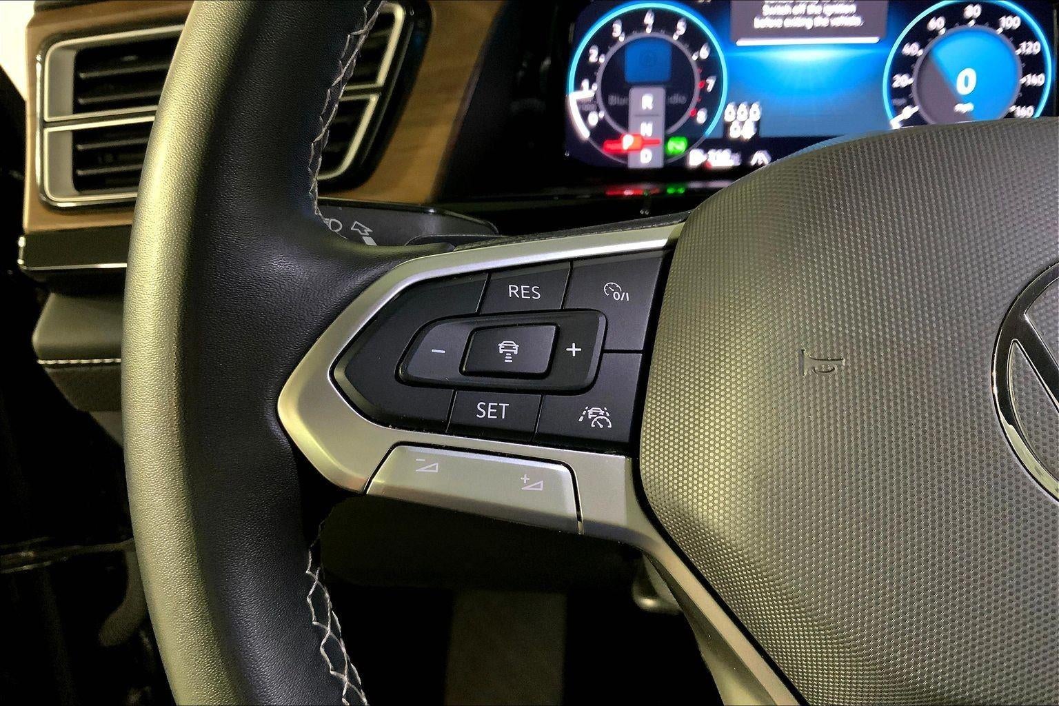 2024 Volkswagen Atlas 2.0T SE w/Technology