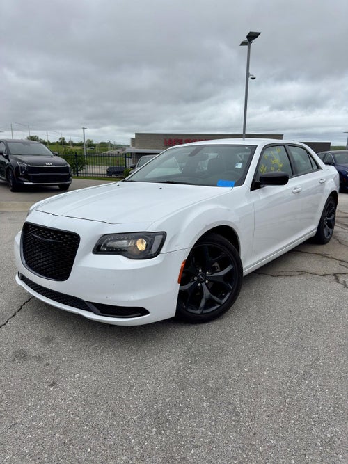 2023 Chrysler 300 Touring