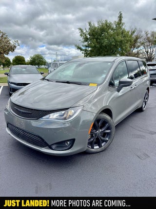 2020 Chrysler Pacifica Touring