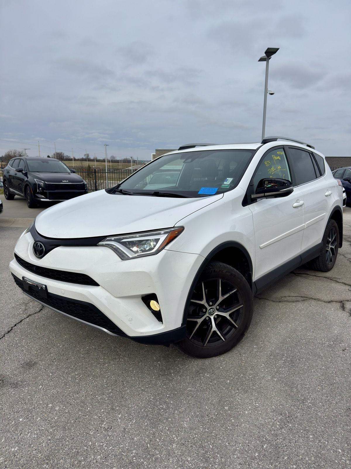 2017 Toyota RAV4 SE