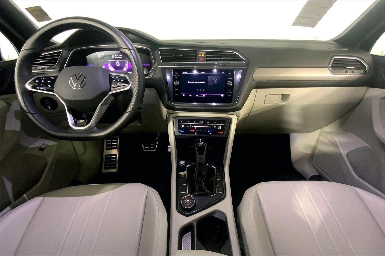 2024 Volkswagen Tiguan SE R-Line Black