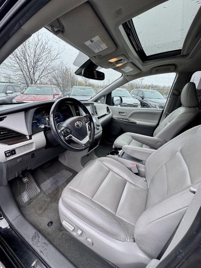 2020 Toyota Sienna XLE