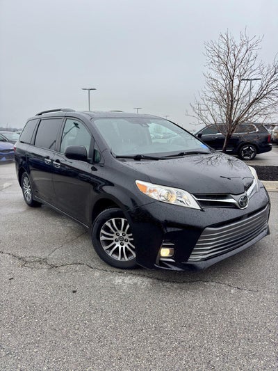 2020 Toyota Sienna XLE
