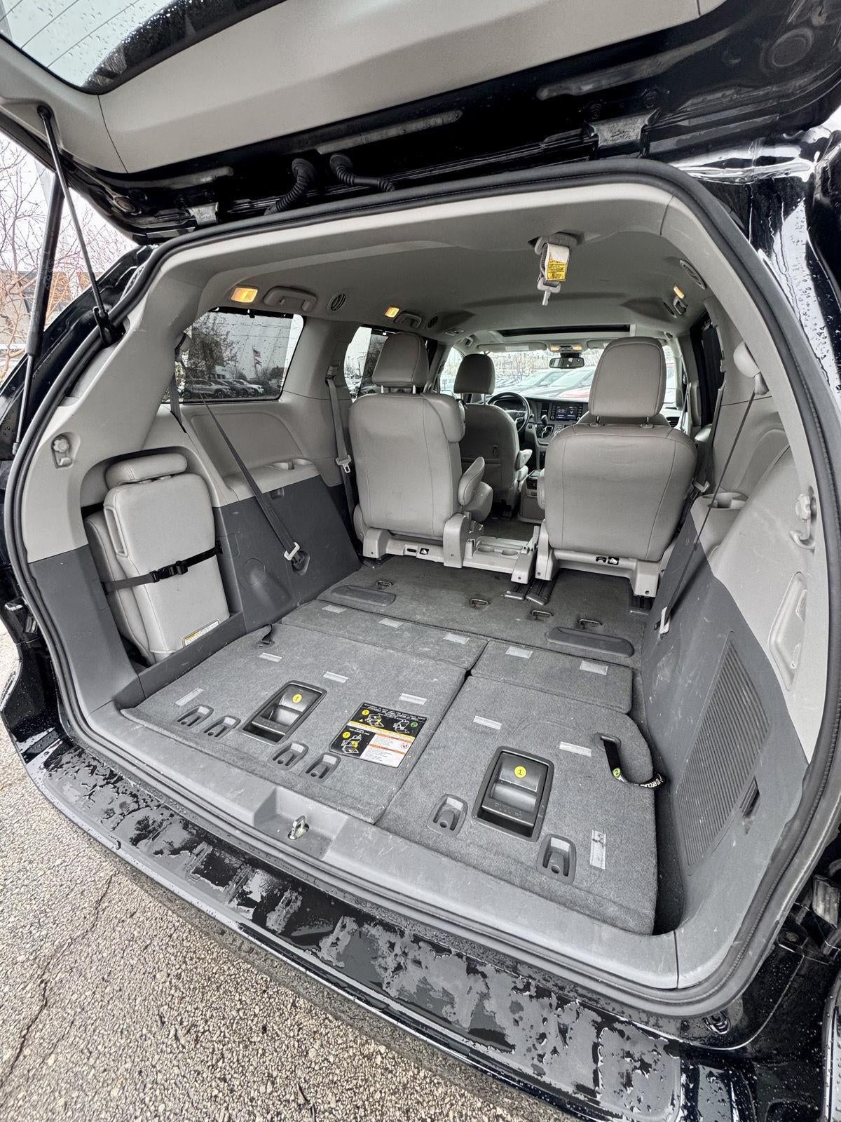 2020 Toyota Sienna XLE