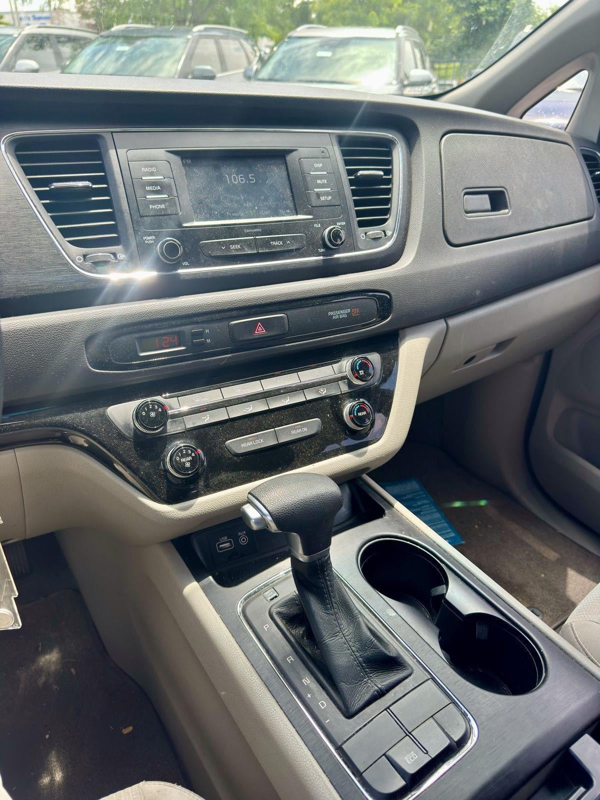 2017 Kia Sedona L