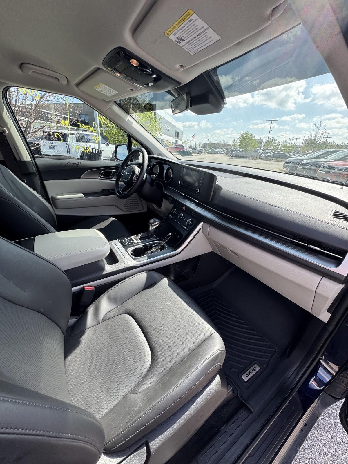 2024 Kia Carnival LX