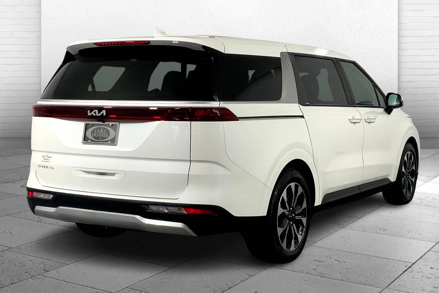 2023 Kia Carnival EX
