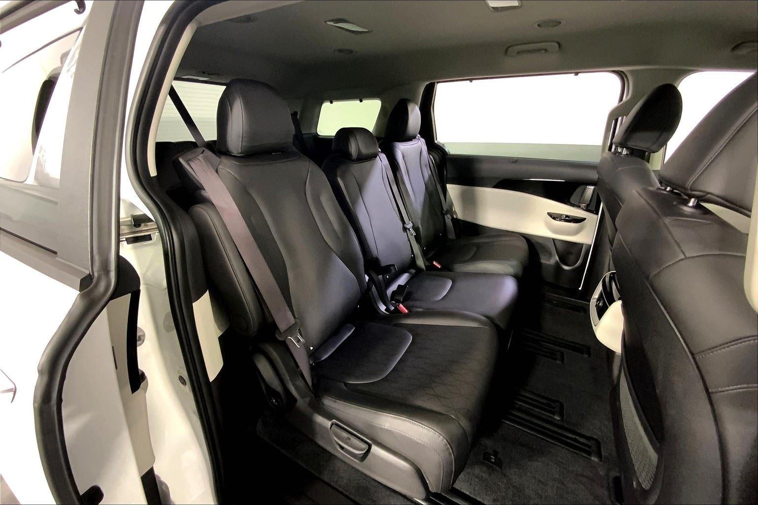 2023 Kia Carnival EX