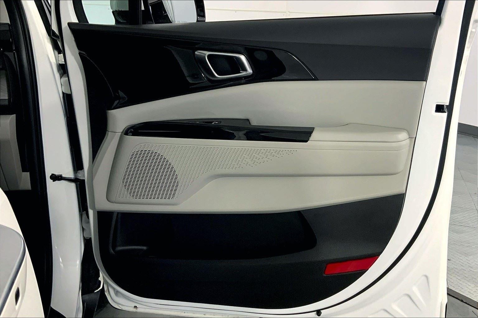 2023 Kia Carnival EX