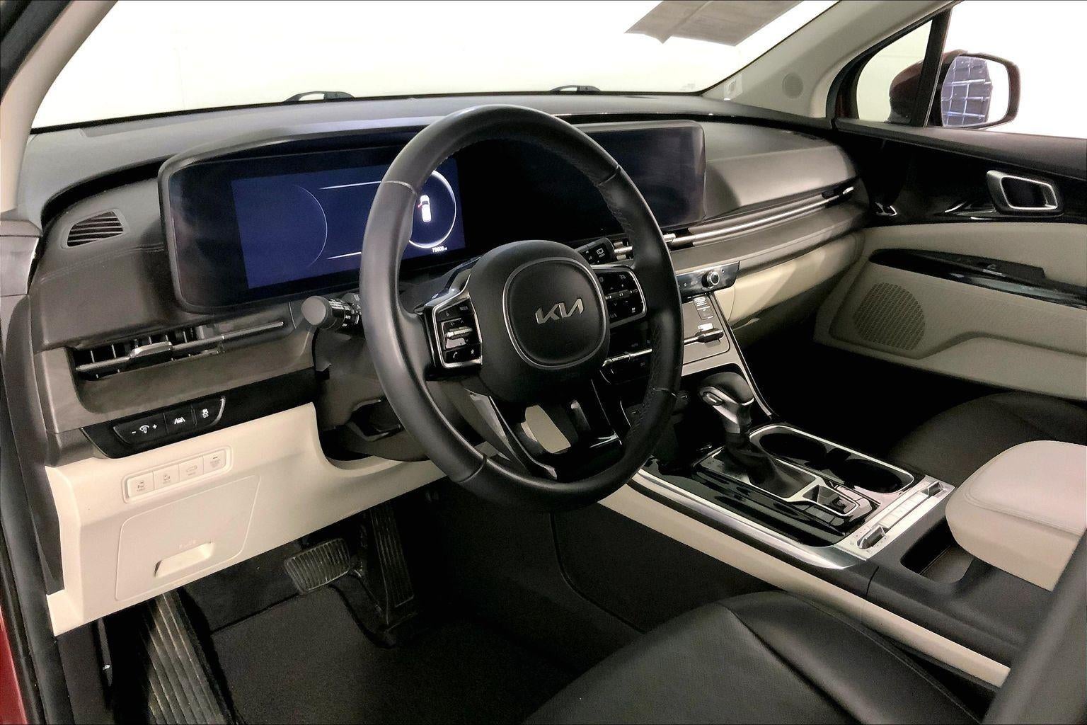 2023 Kia Carnival SX