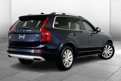 2016 Volvo XC90 T6 Momentum