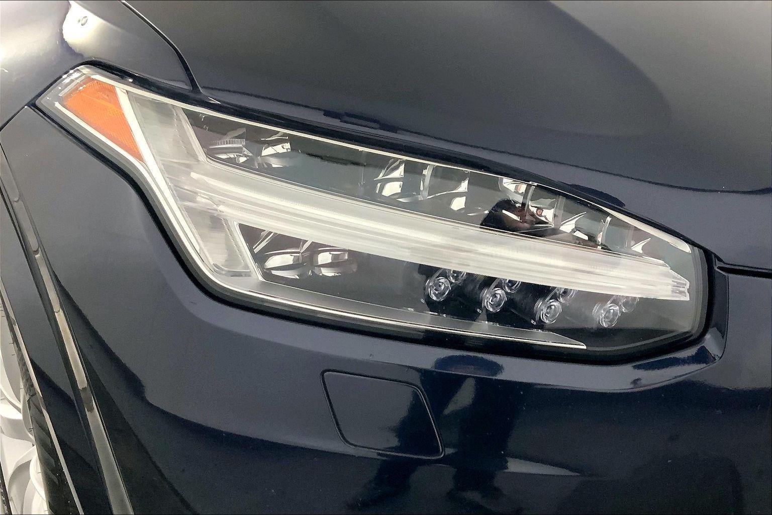 2016 Volvo XC90 T6 Momentum