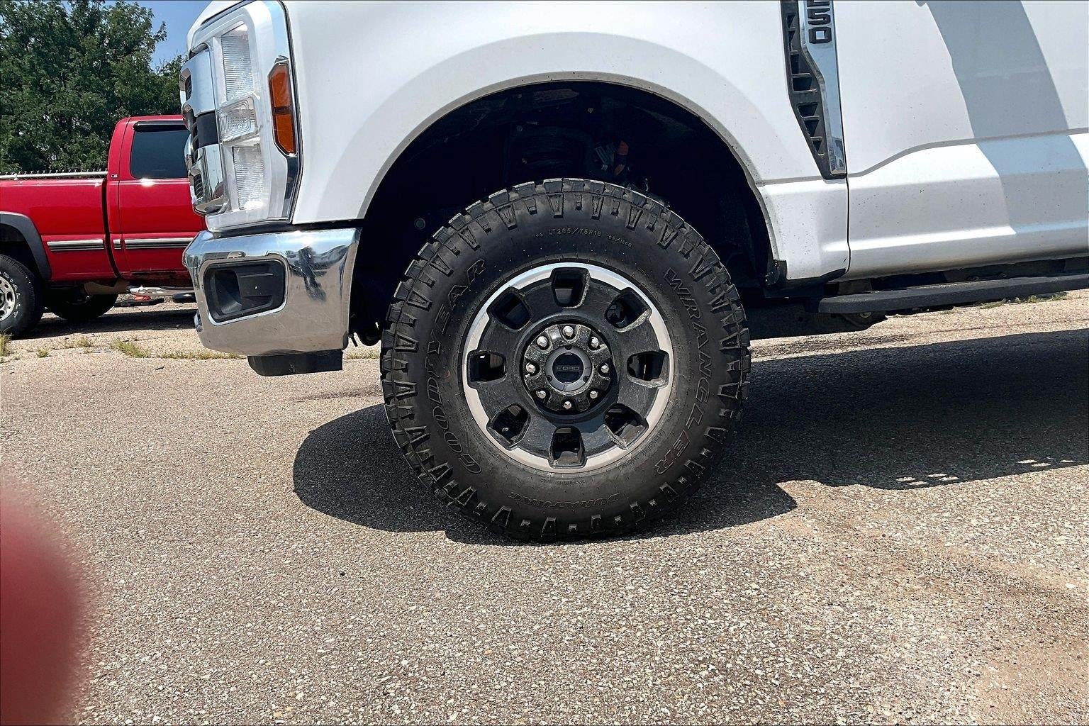 Used 2025 Ford F-250 Super Duty XLT with VIN 1FT8W2BN4SEC96670 for sale in Kansas City