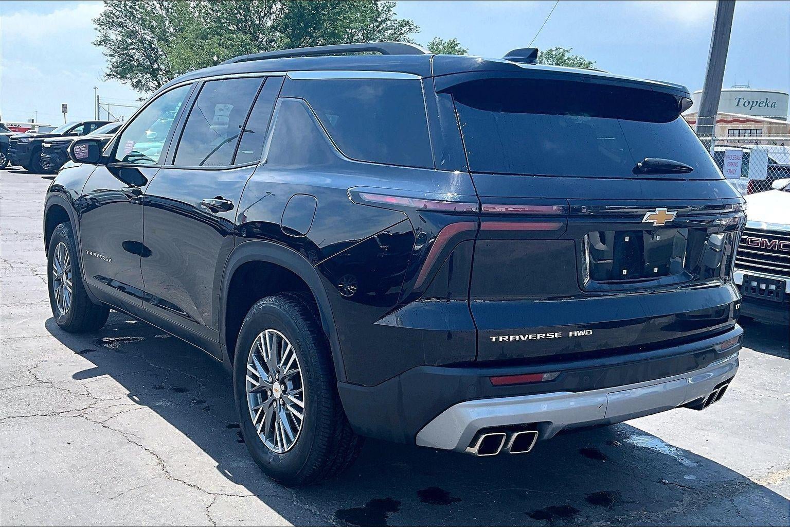 2024 Chevrolet Traverse LT