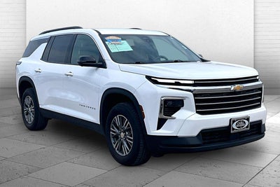 2024 Chevrolet Traverse LT