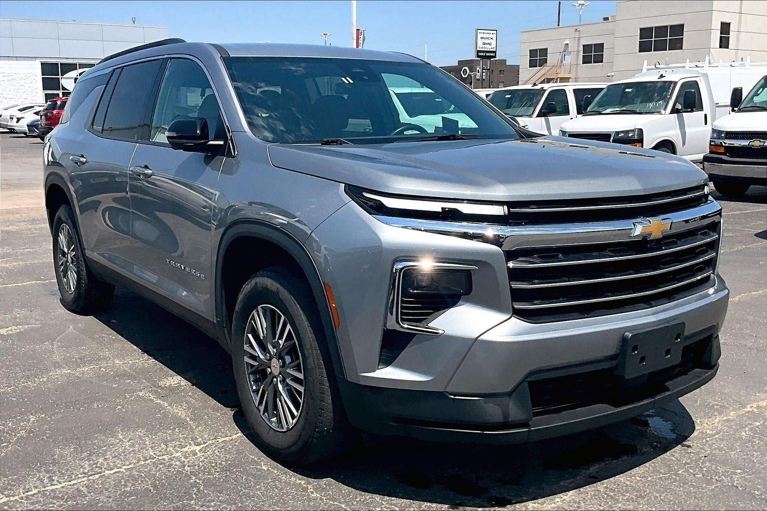 2024 Chevrolet Traverse LT