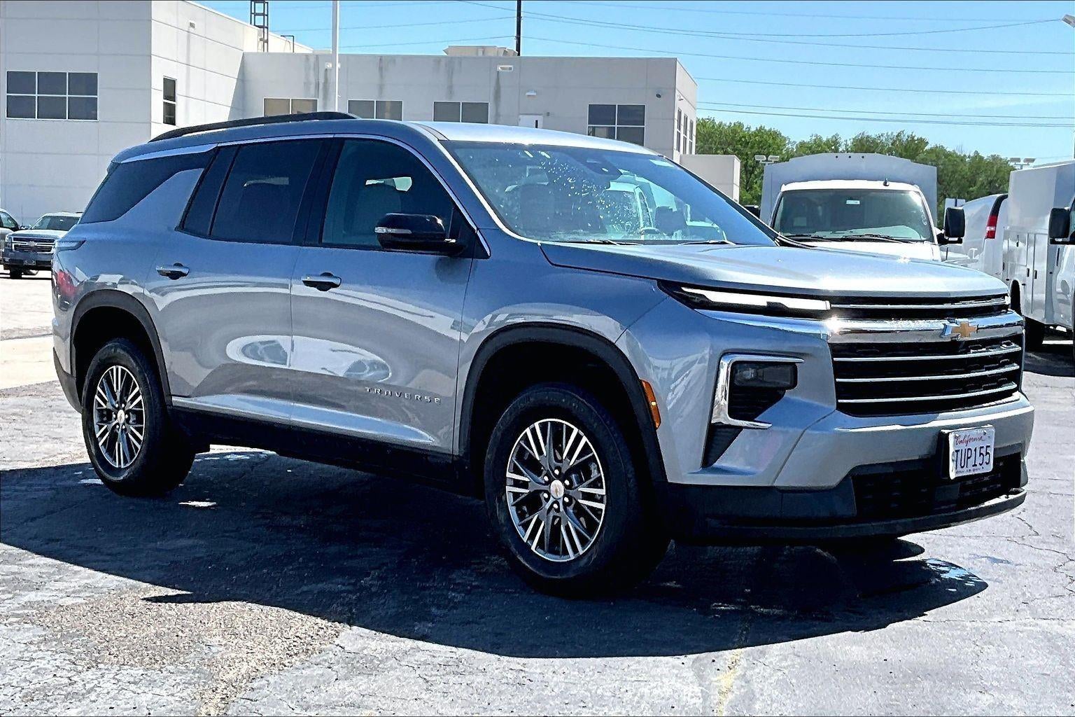 2025 Chevrolet Traverse LT