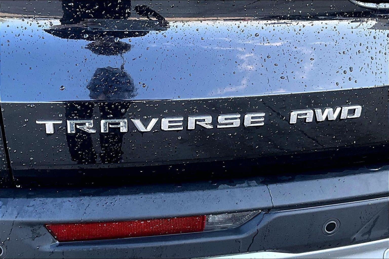 2025 Chevrolet Traverse LT