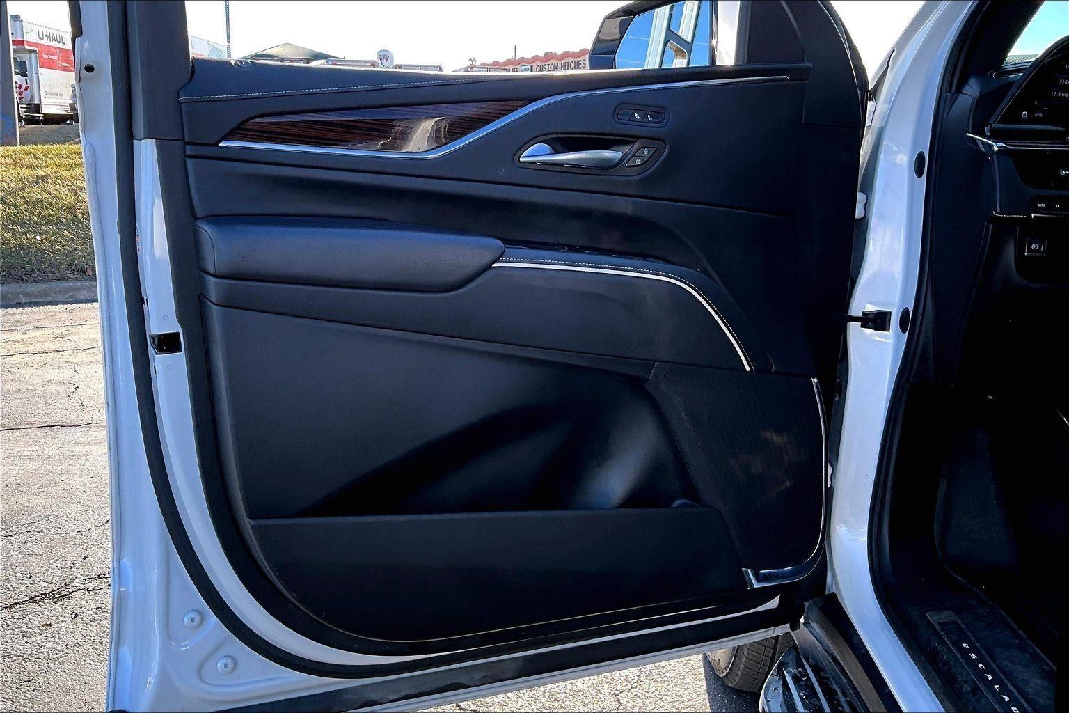 2023 Cadillac Escalade Luxury