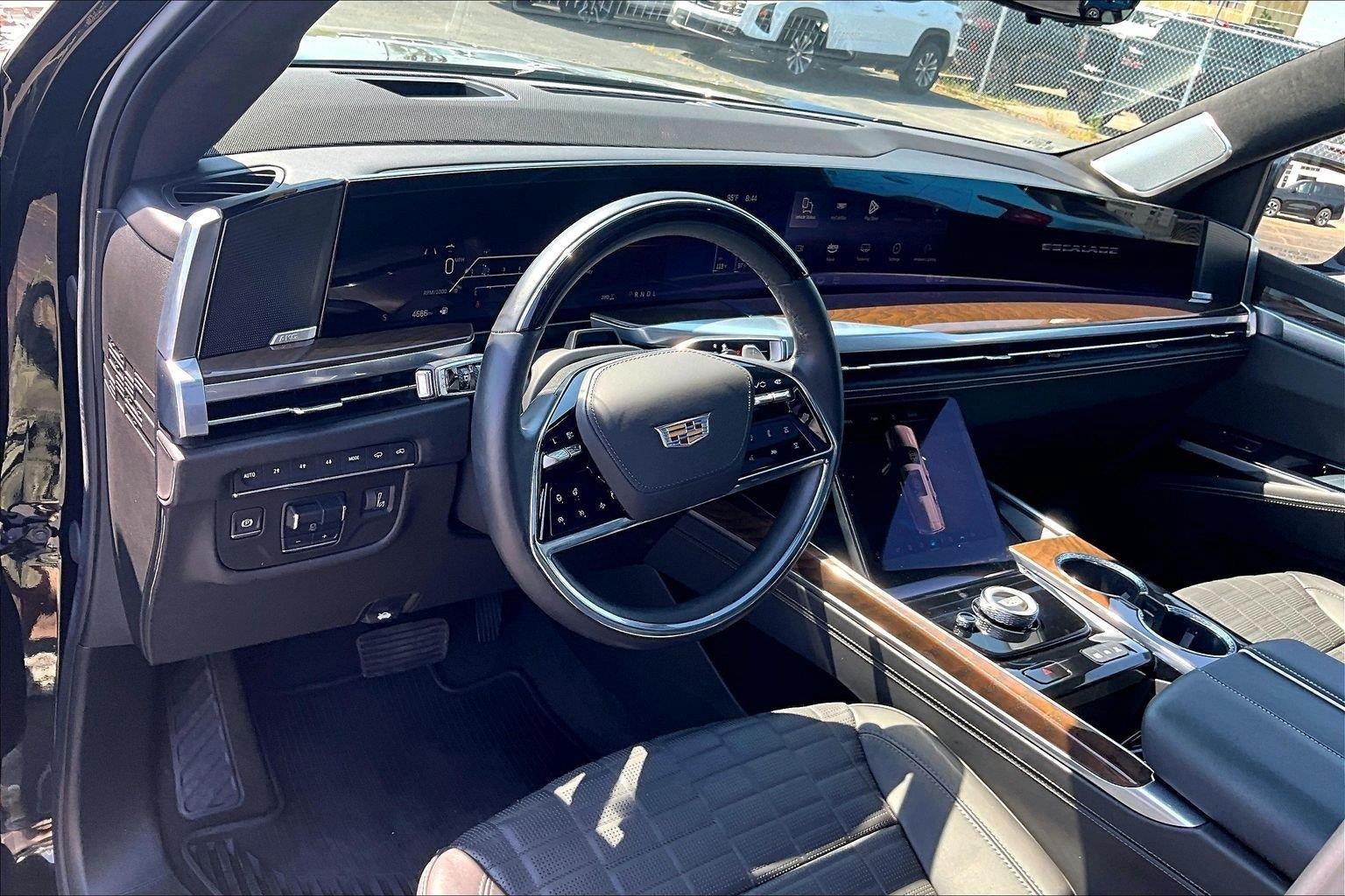 2025 Cadillac Escalade Sport Platinum