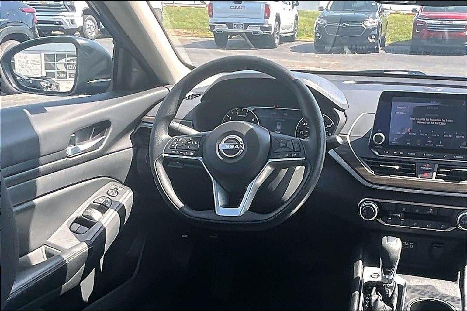 2025 Nissan Altima SV