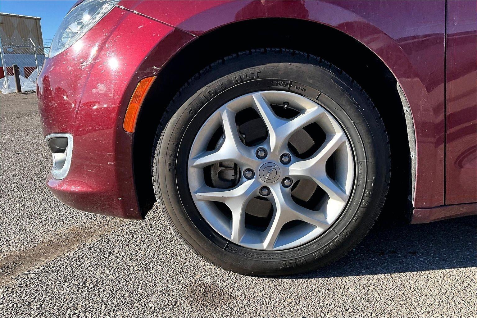 2017 Chrysler Pacifica Touring-L