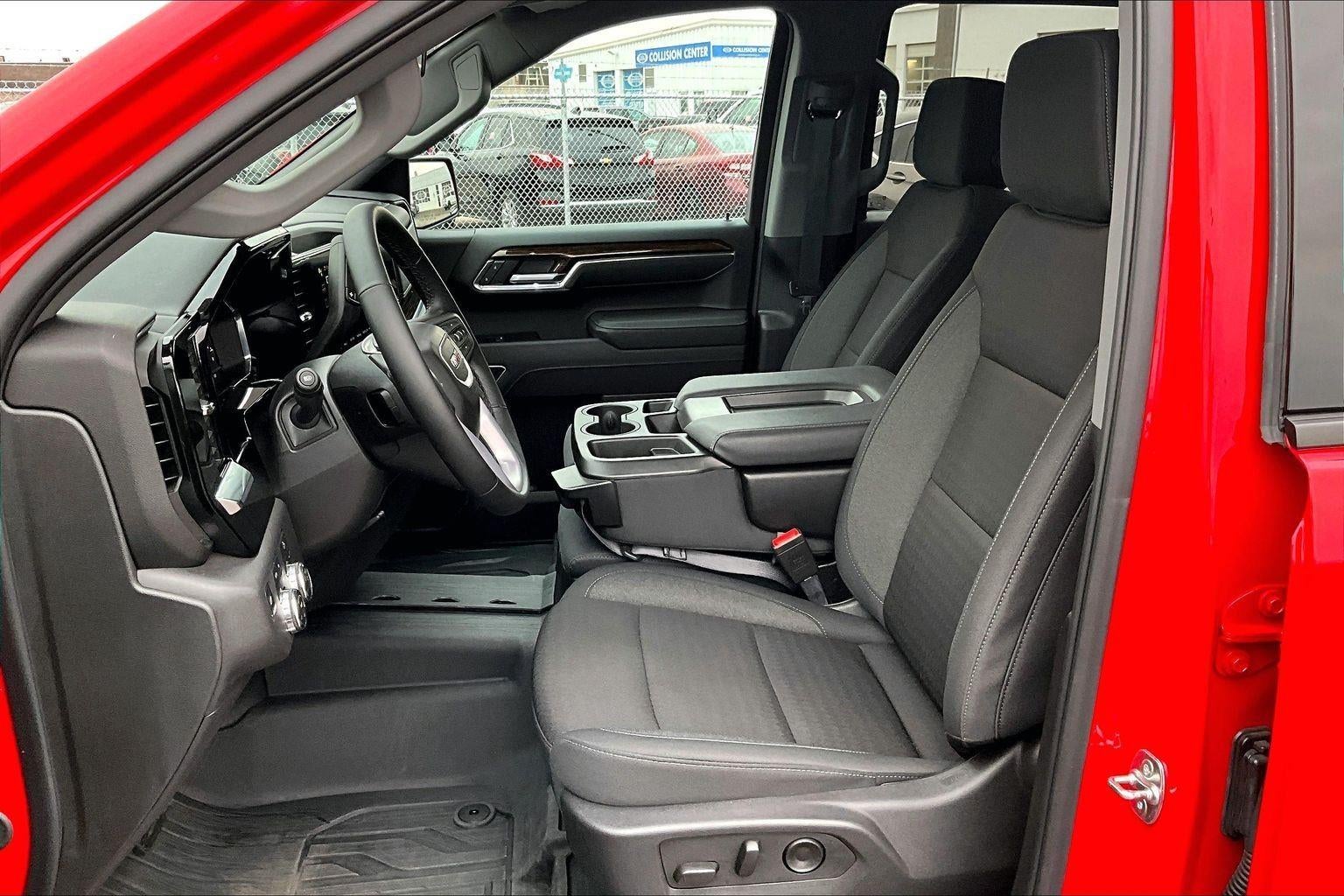 2025 GMC Sierra 1500 Elevation