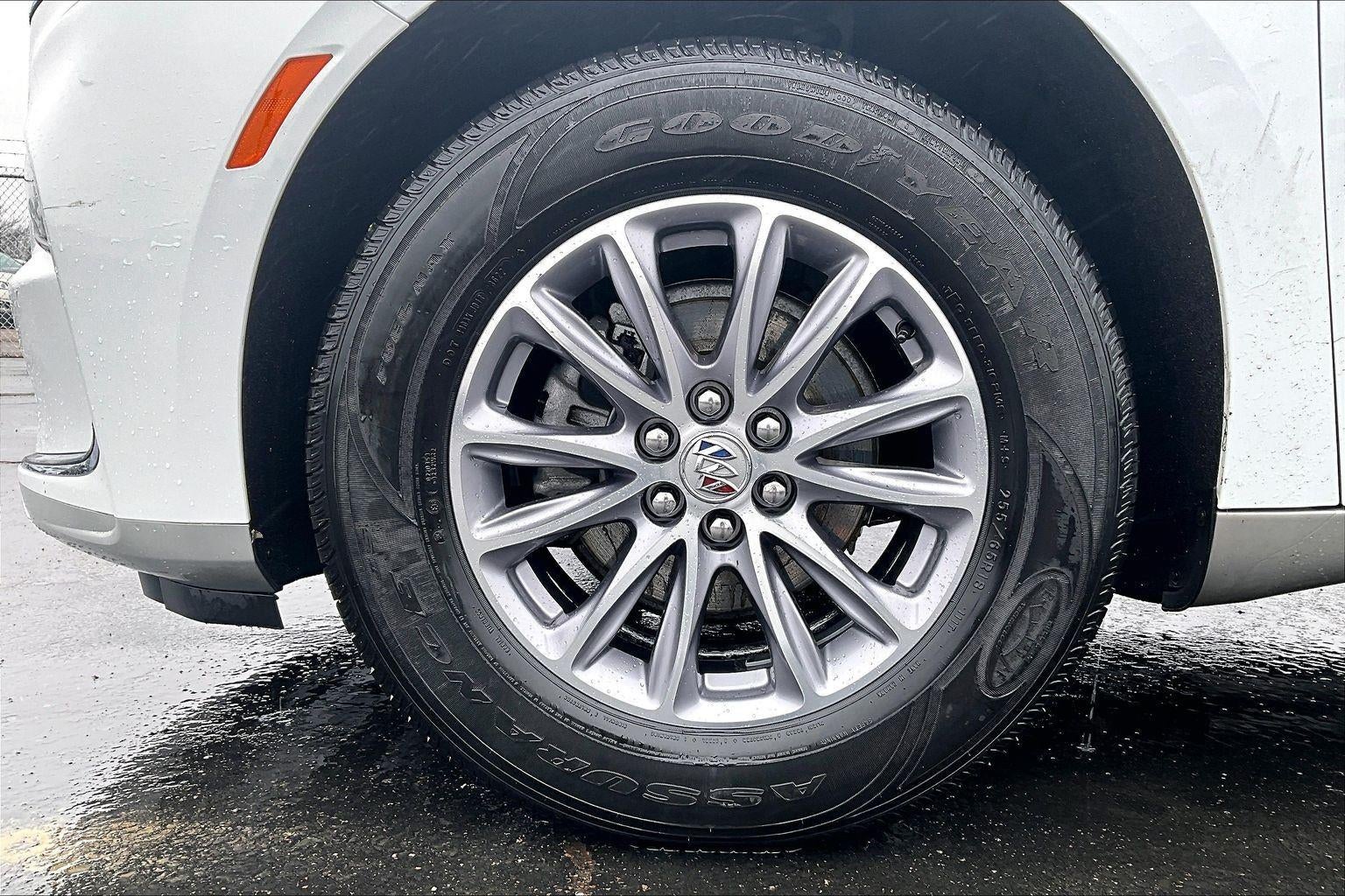 2023 Buick Enclave Essence