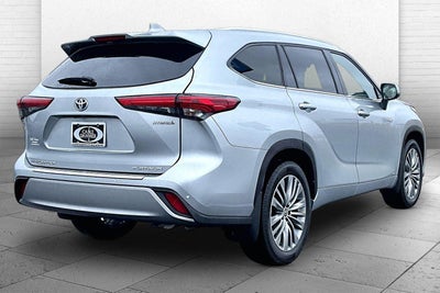 2021 Toyota Highlander Hybrid Platinum