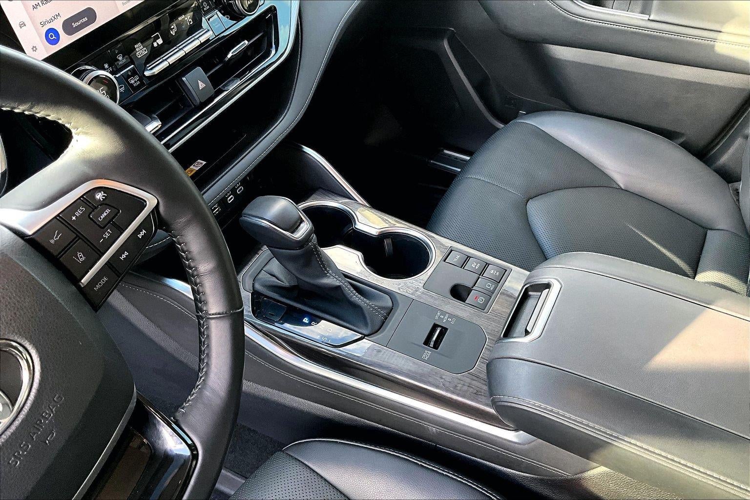 2024 Toyota Highlander Hybrid Platinum