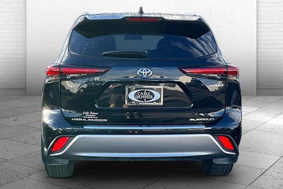 2024 Toyota Highlander Hybrid Platinum