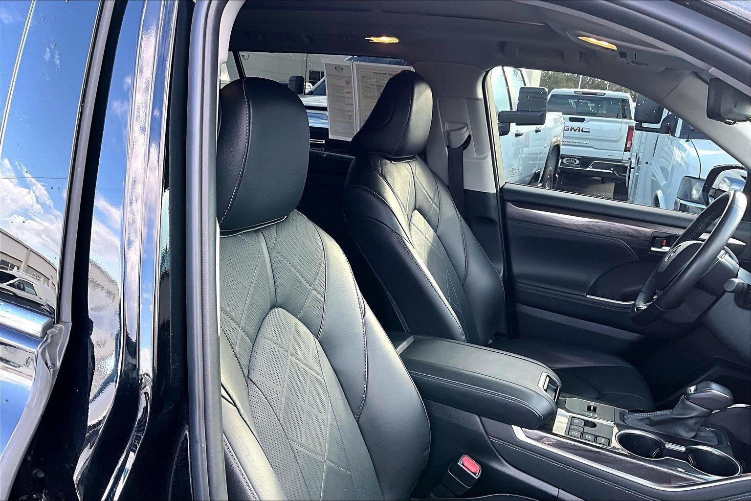 2024 Toyota Highlander Hybrid Platinum