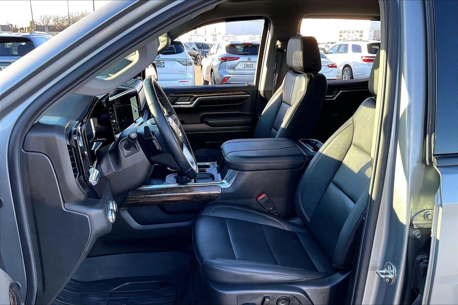 2024 GMC Sierra 1500 Elevation