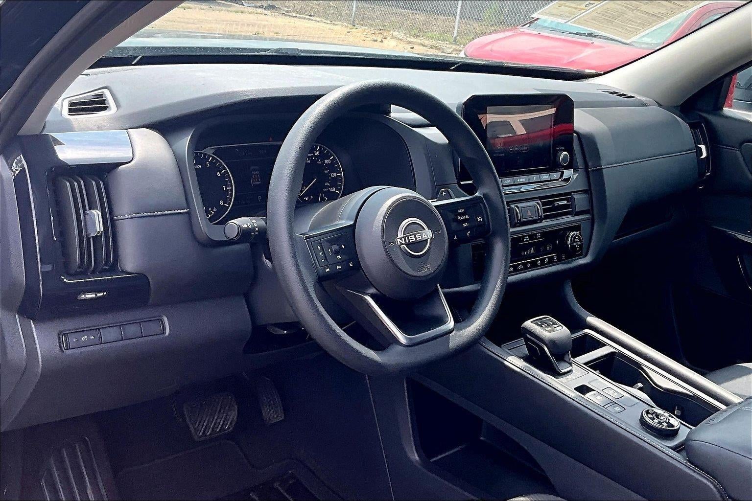2025 Nissan Pathfinder S