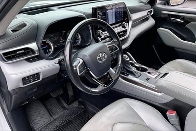 2021 Toyota Highlander Hybrid Platinum
