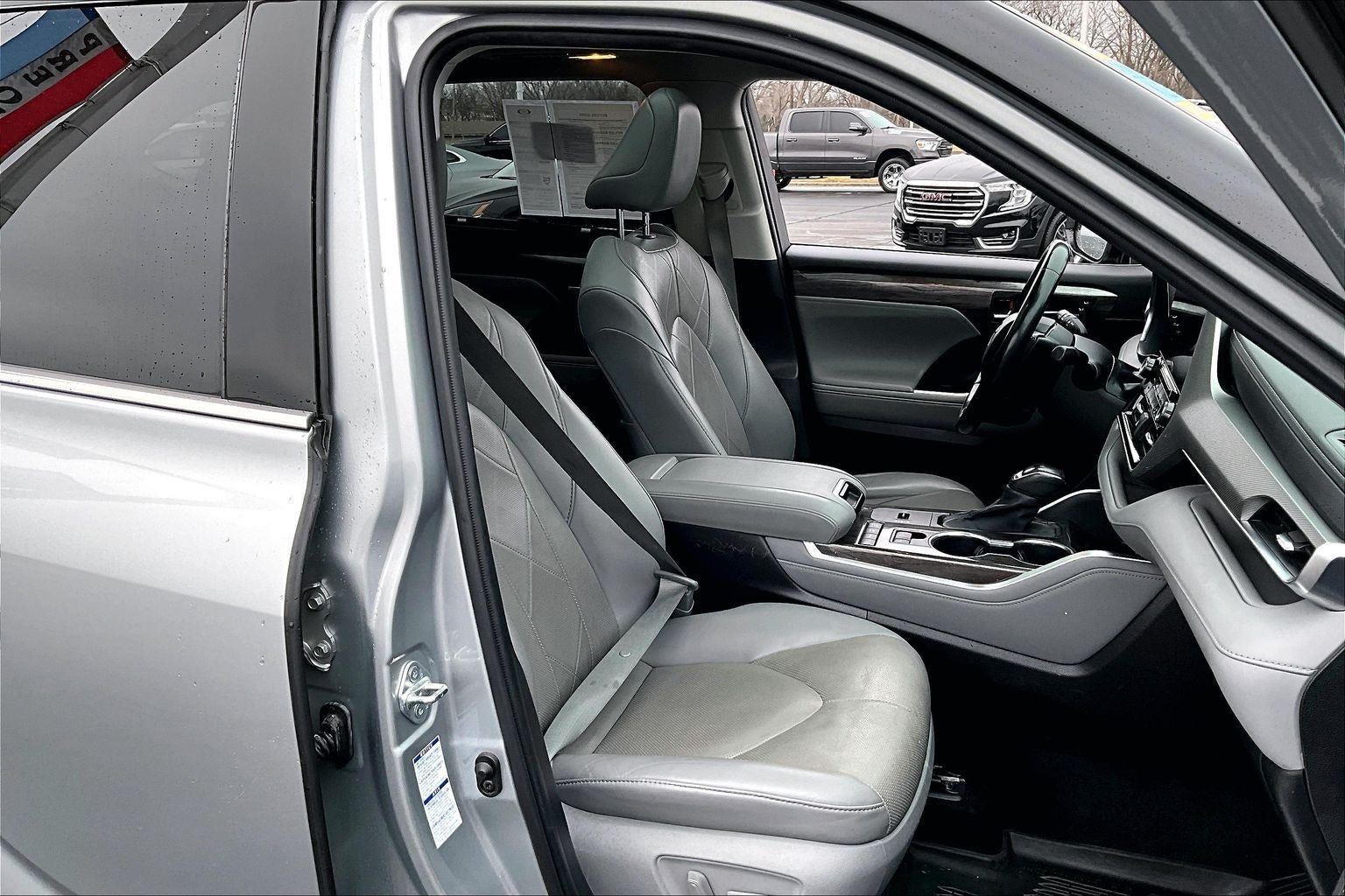 2021 Toyota Highlander Hybrid Platinum