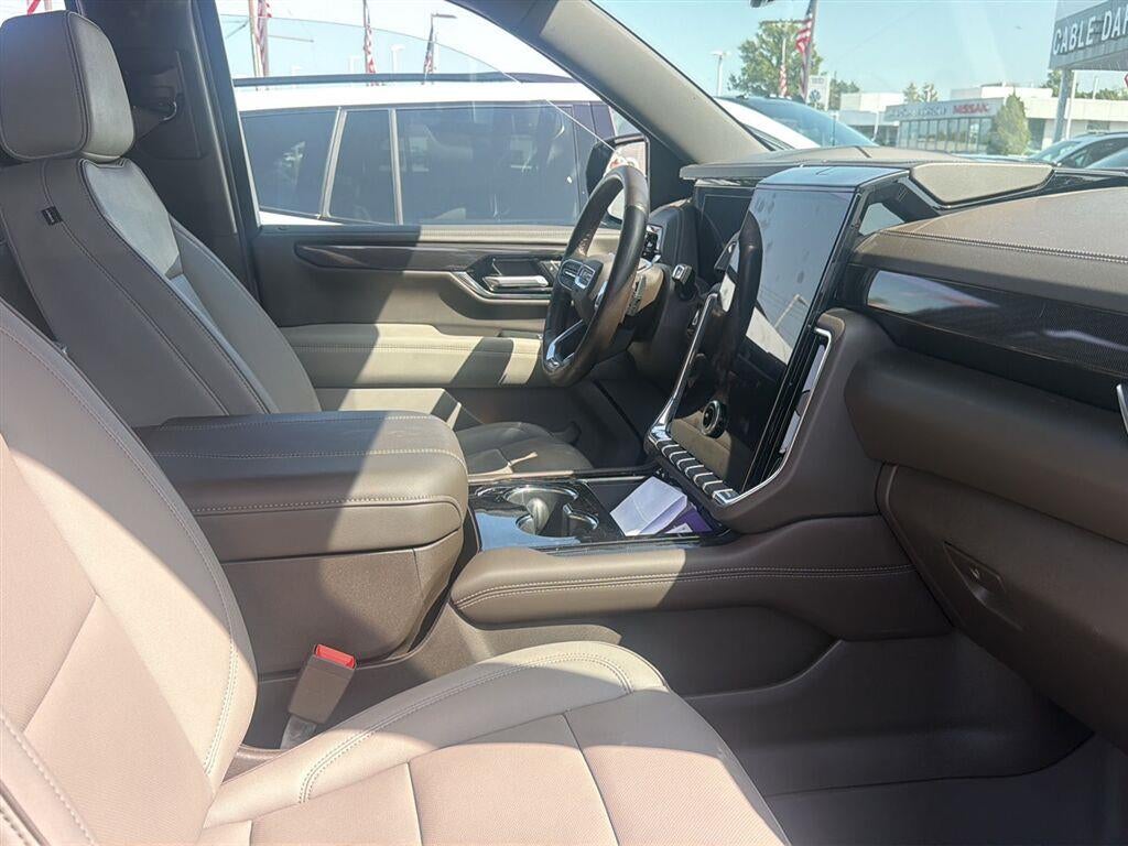 2025 GMC Yukon Elevation