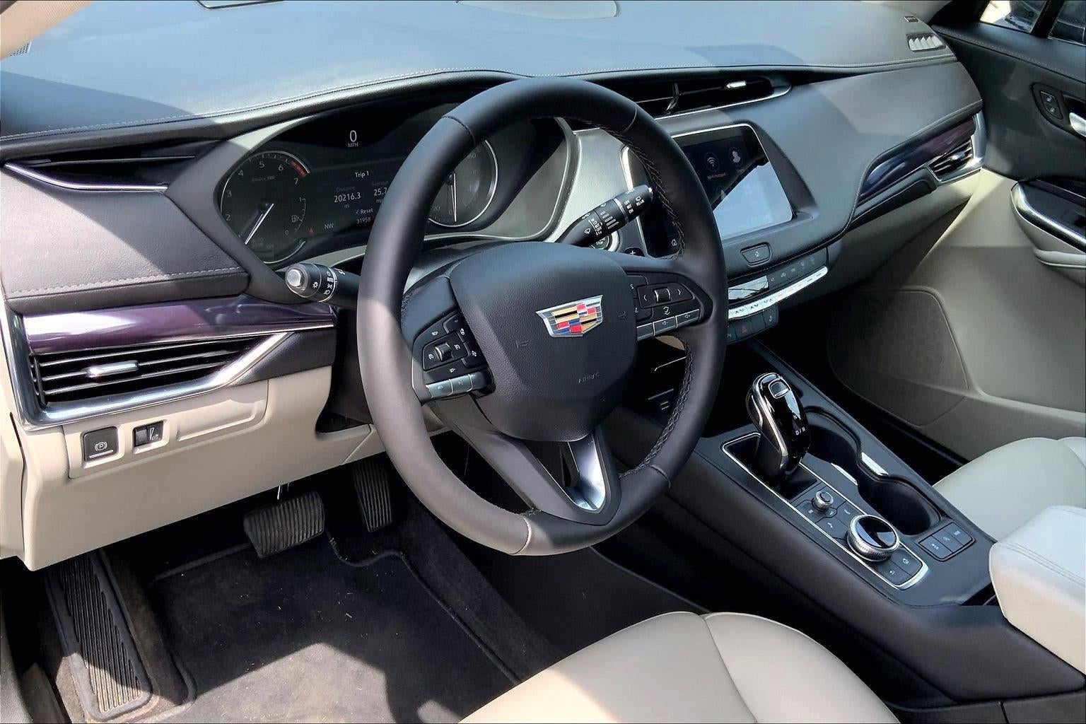 2023 Cadillac XT4 FWD Luxury
