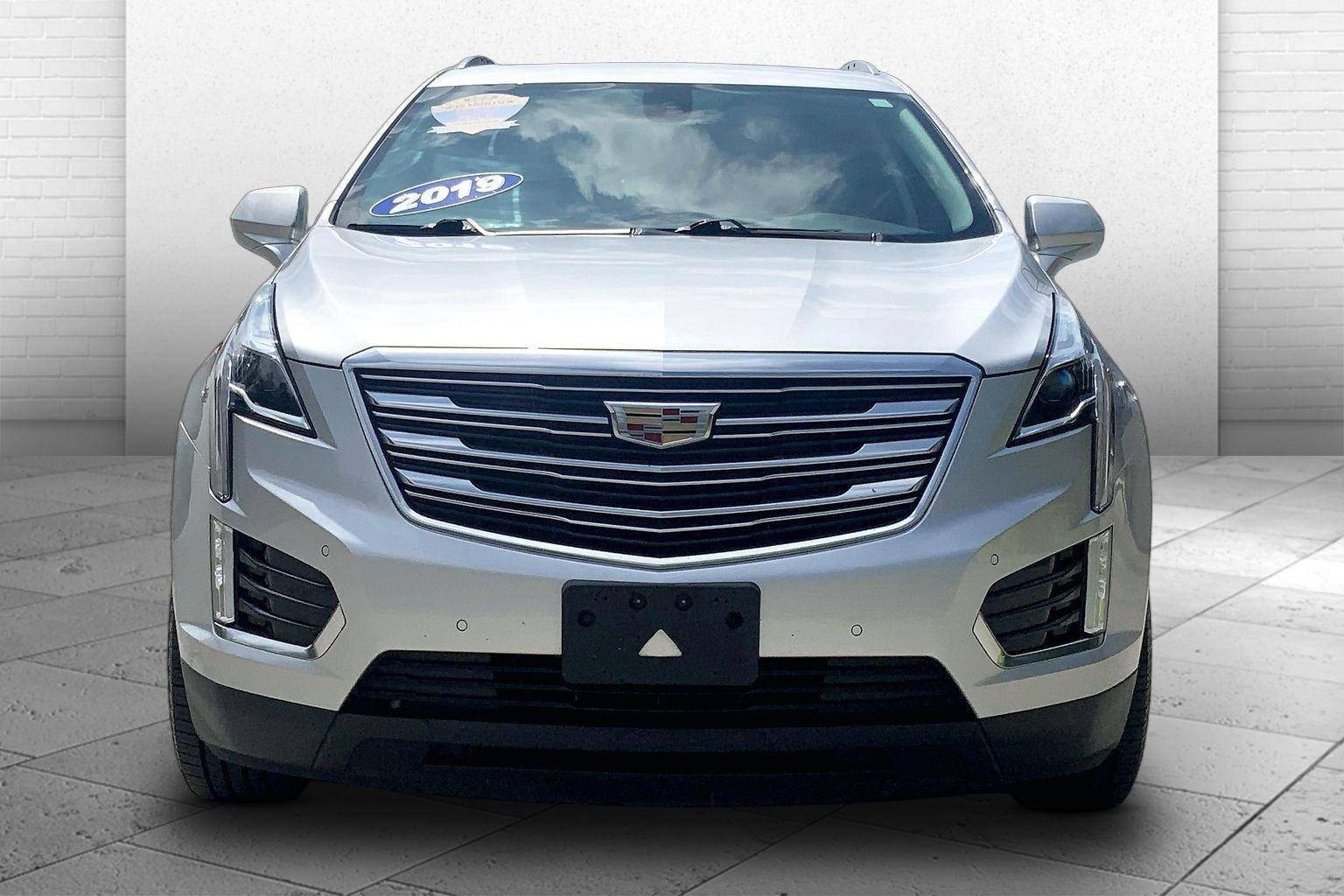 Used 2019 Cadillac XT5 Premium Luxury with VIN 1GYKNFRSXKZ125825 for sale in Kansas City