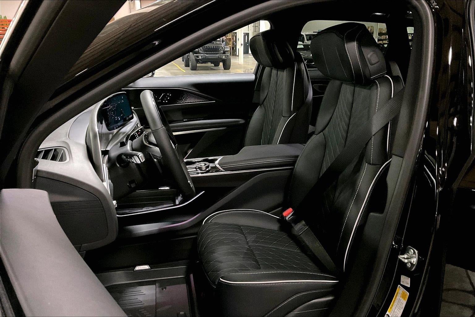 2027 Cadillac LYRIQ Signature Luxury