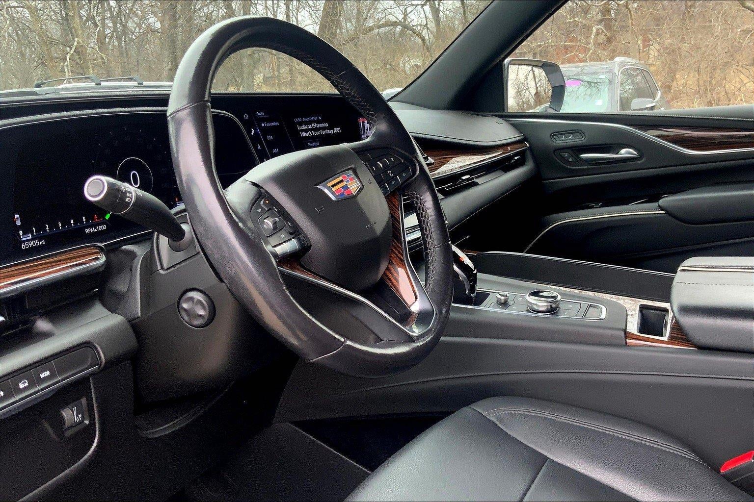2022 Cadillac Escalade Luxury