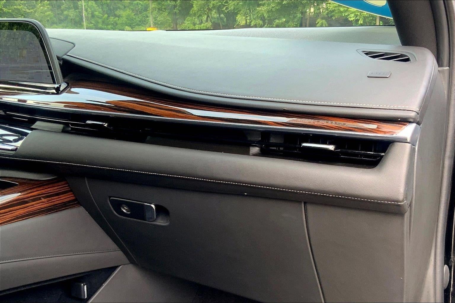 2022 Cadillac Escalade Luxury