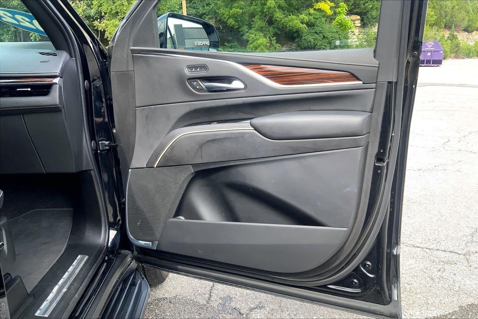 2022 Cadillac Escalade Luxury
