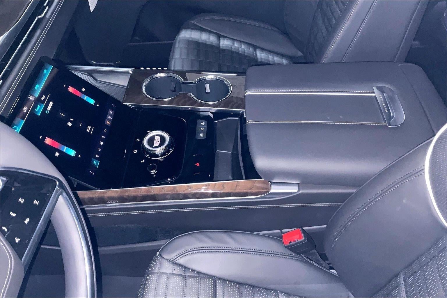 2027 Cadillac Escalade Platinum Luxury