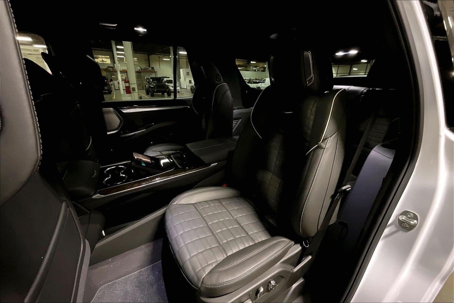 2027 Cadillac Escalade Platinum Sport