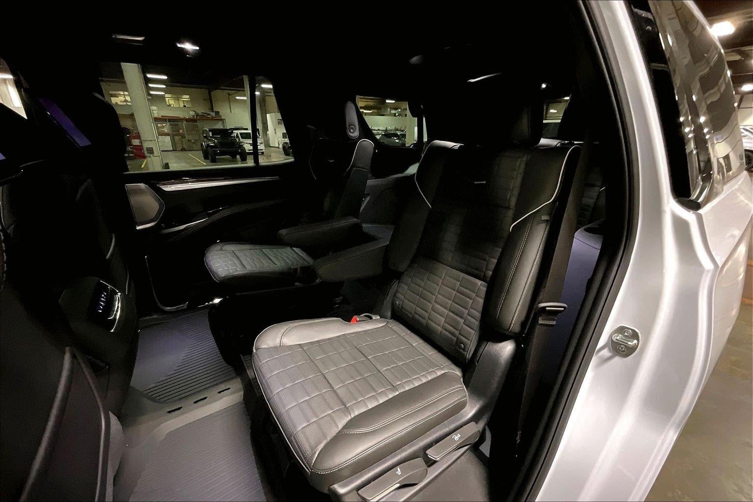 2027 Cadillac Escalade Platinum Sport