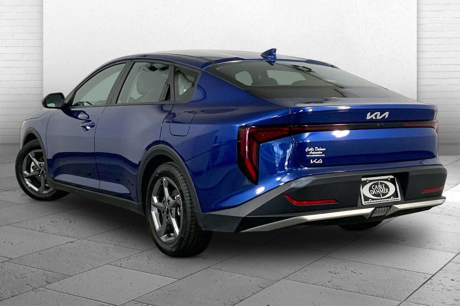 2025 Kia K4 LXS - Photo 11