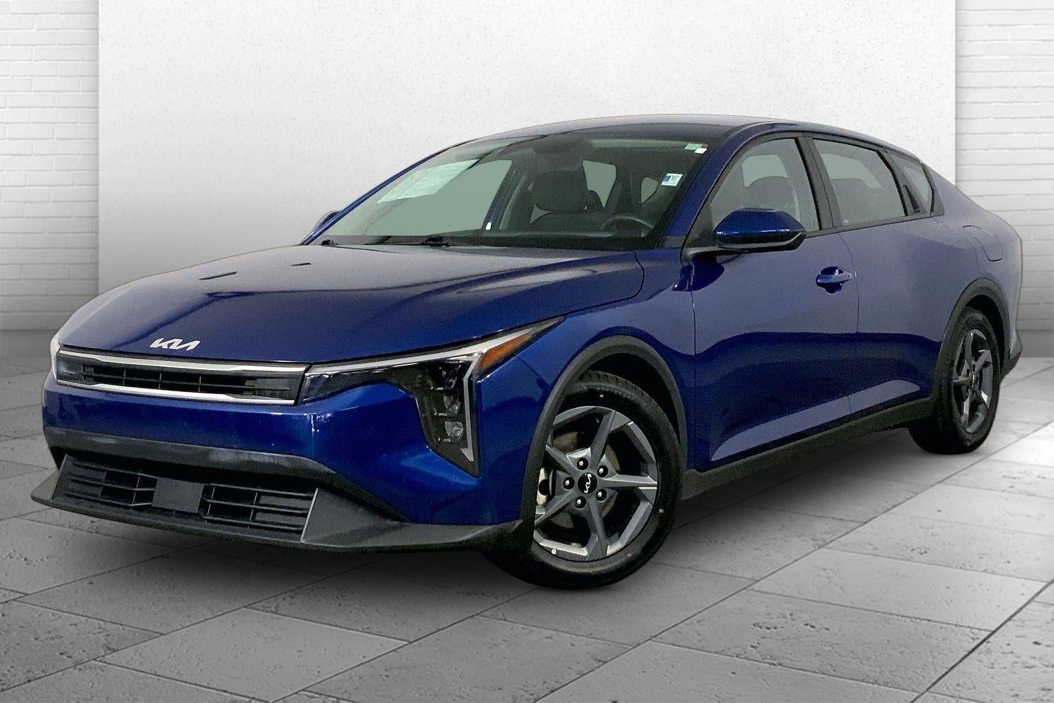 2025 Kia K4 LXS - Photo 13