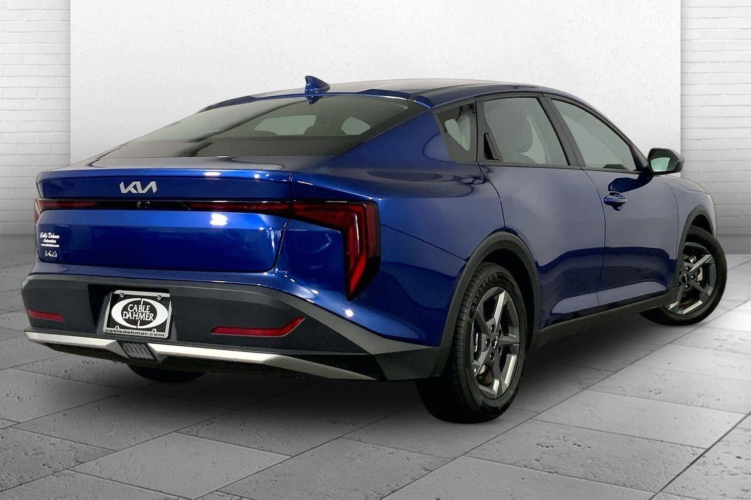2025 Kia K4 LXS - Photo 14
